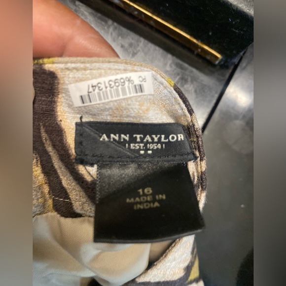 Ann Taylor Petite Straight Skirt Beige Brown Desert Sand Yellow Floral Size - Picture 3 of 3